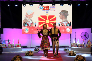 YÖRESEL KOSTÜMLER GÖRÜCÜYE ÇIKTI EN İYİ KOSTÜM ÖDÜLÜ